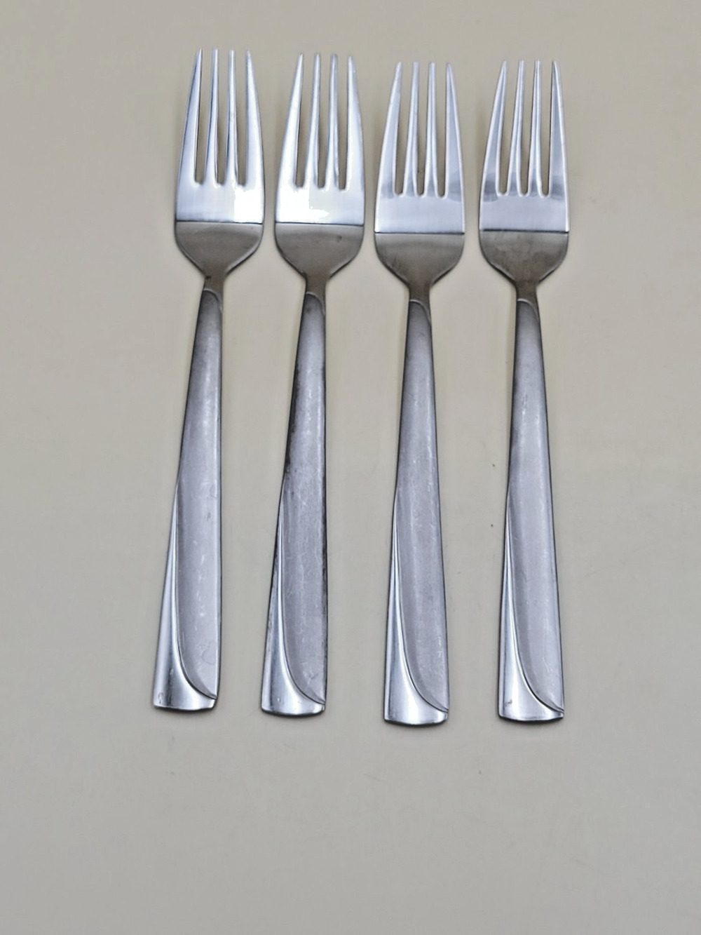 Set of 4 Oneida MADELINE Salad Fork Stainless Steel Flatware